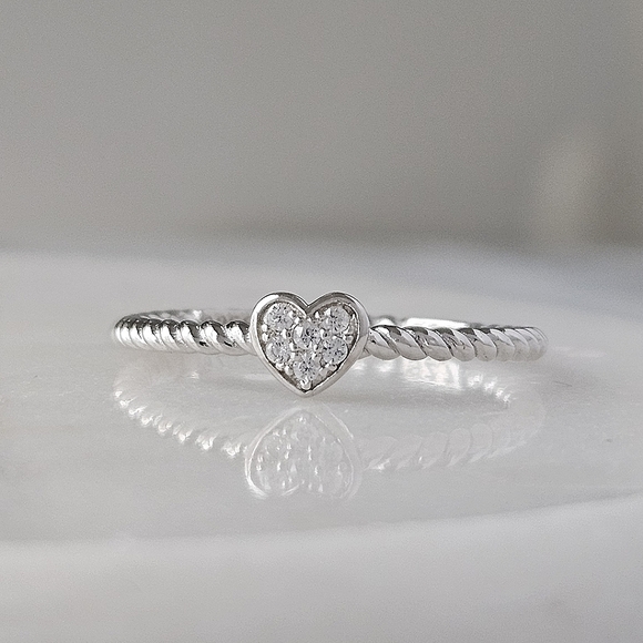 Dainty Heart Ring, solid 925 Sterling Silver Charmed Aroma - Picture 4 of 4